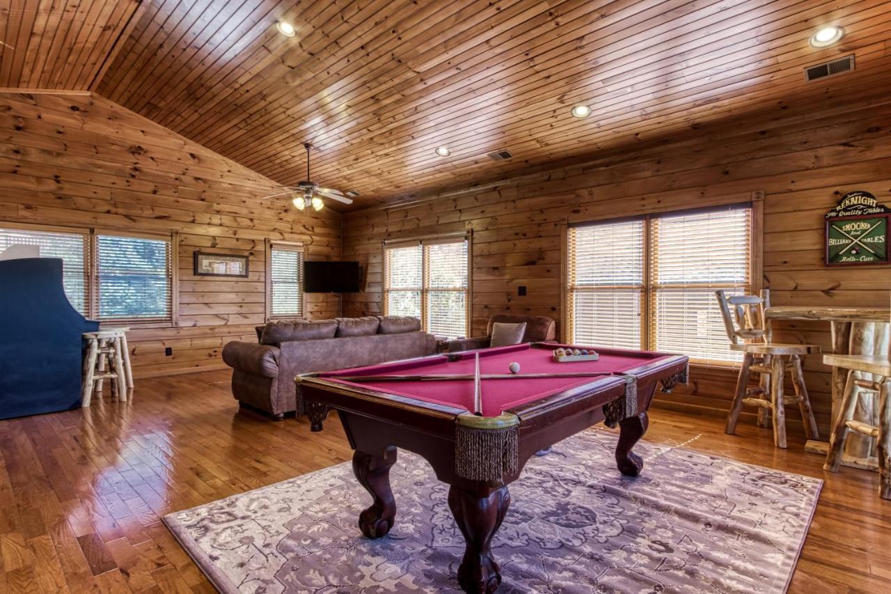 Lazy Bear Lodge, Hot Tub, Resort Pool, Wifi, 1089 Free Tickets Each Paid Day, Dollywood And More 蓋特林堡 外观 照片