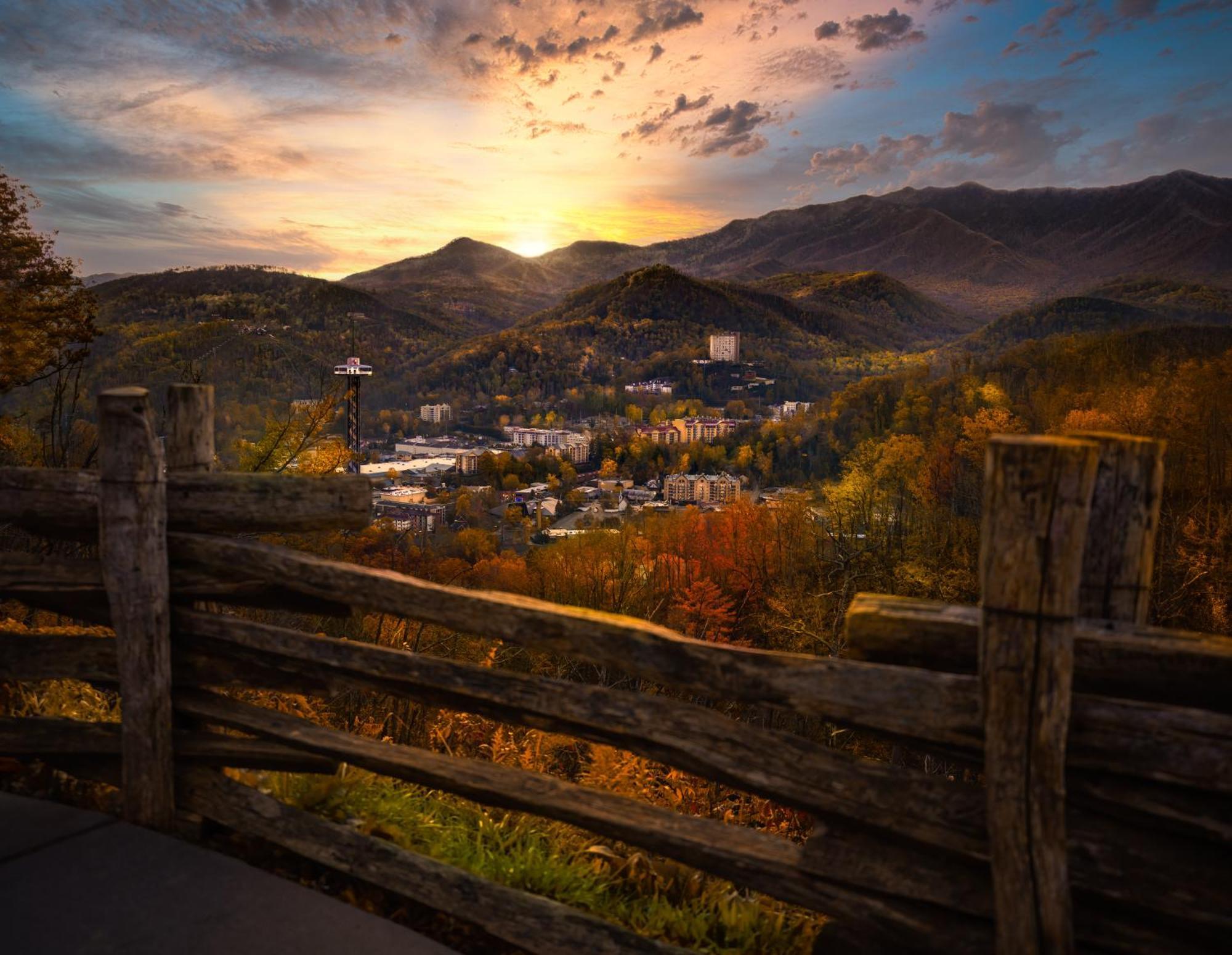 Lazy Bear Lodge, Hot Tub, Resort Pool, Wifi, 1089 Free Tickets Each Paid Day, Dollywood And More 蓋特林堡 外观 照片